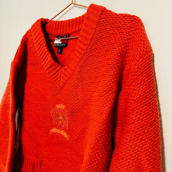 TOMMY HILFIGER Dark Orange Ribbed Knit V-Neck Logo Embroidered Sweater Size S - Picture 2 of 6